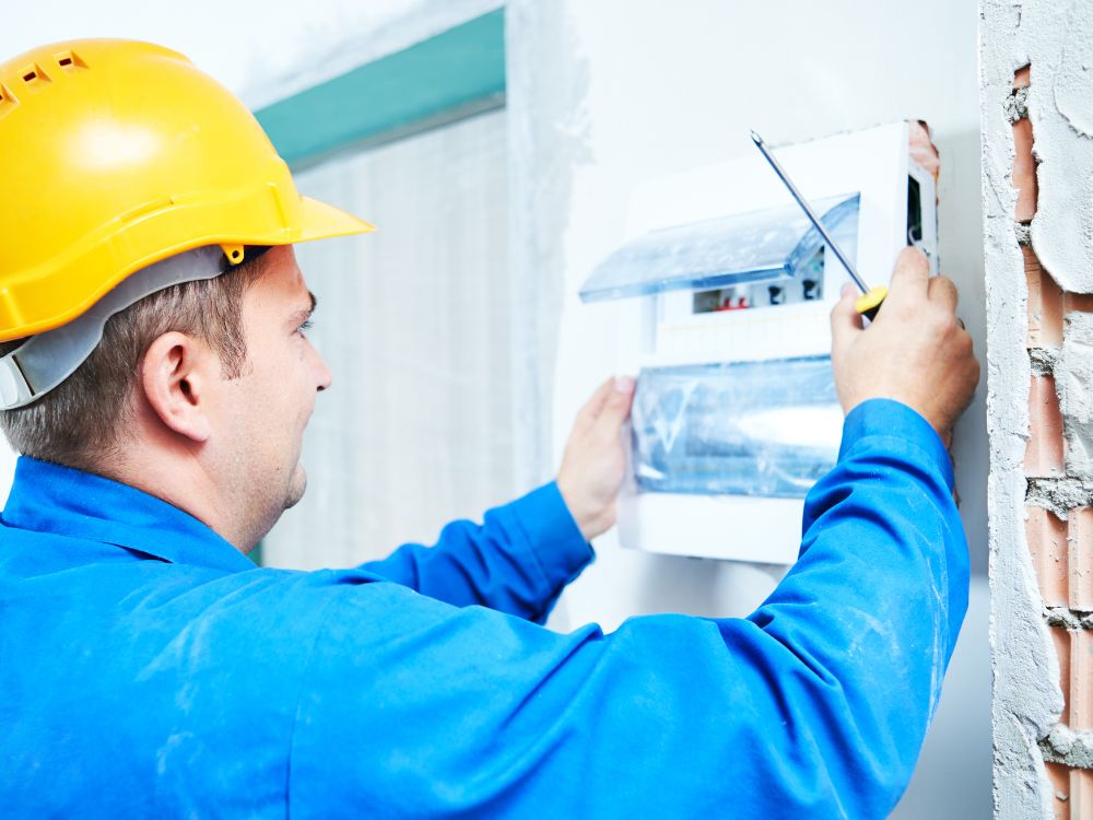 Quy trình lắp tủ điện công nghiệp và gia đình hoàn thiện, đảm bảo an toàn 7 Quy trình lắp tủ điện gia đình