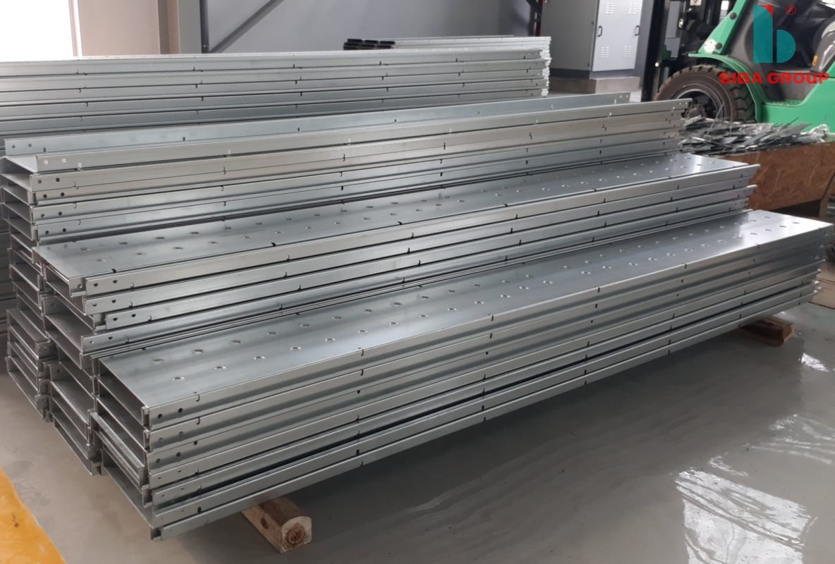 Thang máng cáp điện