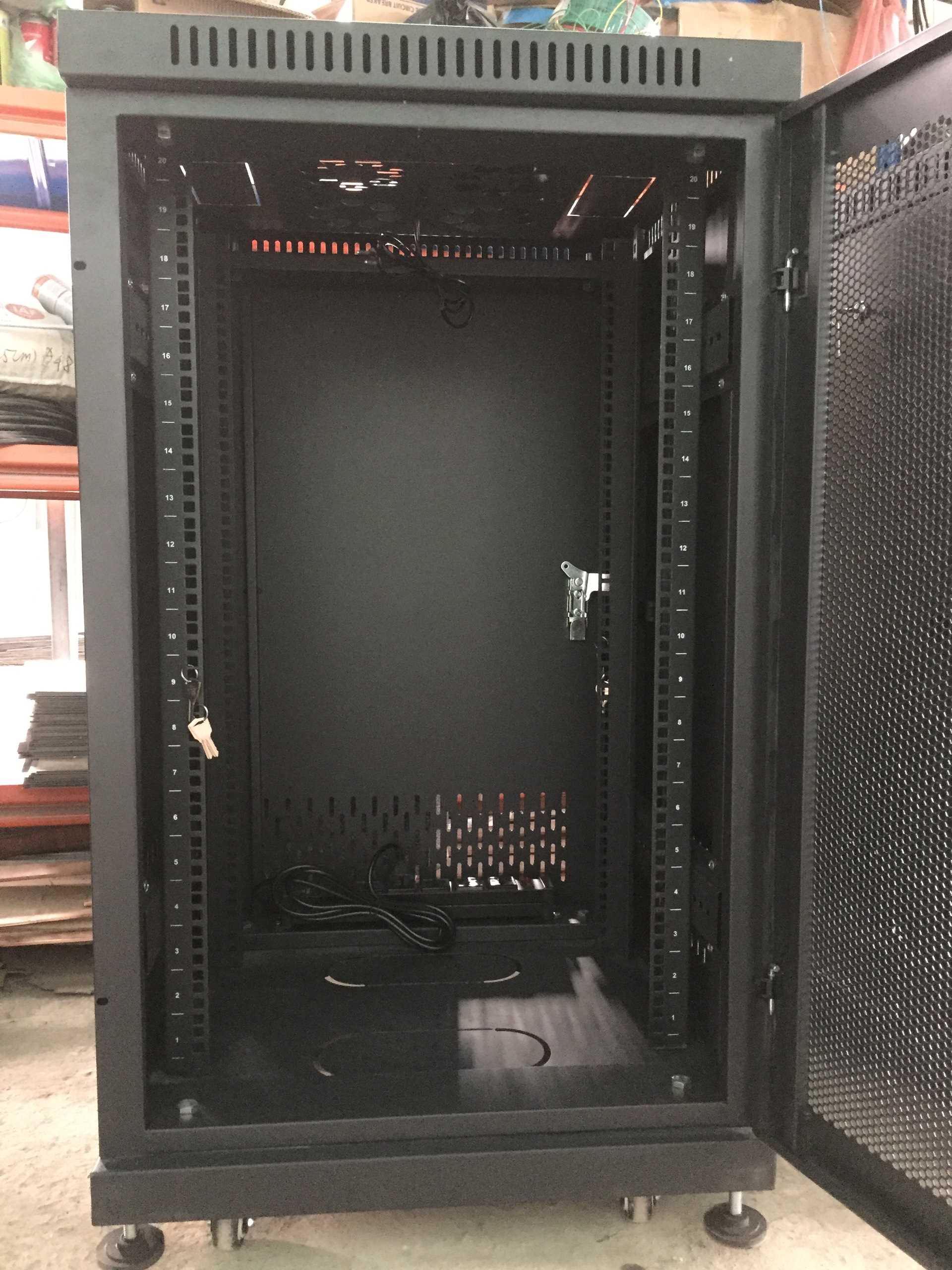 Tủ rack 27U - Bảo vệ thiết bị, tối ưu không gian 4 Những ưu điểm khi sử dụng tủ rack 27U