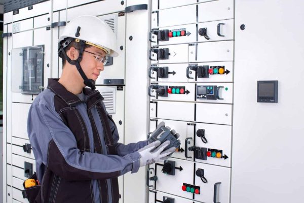 Ảnh: Các lỗi thường gặp khi sử dụng tủ điện công nghiệp và cách khắc phục