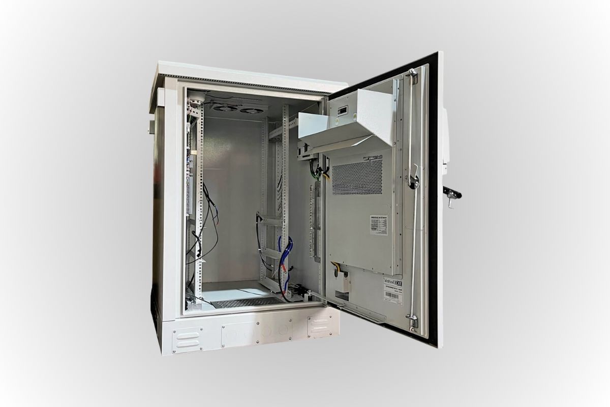 Tủ nguồn BTS ngoài trời 4 Sử dụng chất liệu panel PU nâng tầm độ bền vượt trội