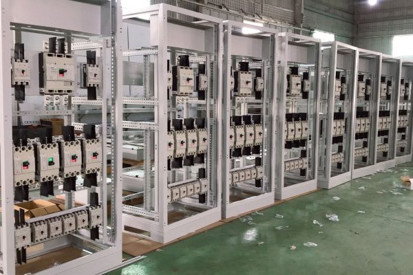 Ảnh: Tủ điện công nghiệp phân phối trung tâm- Giải pháp cho khu công nghiệp lớn