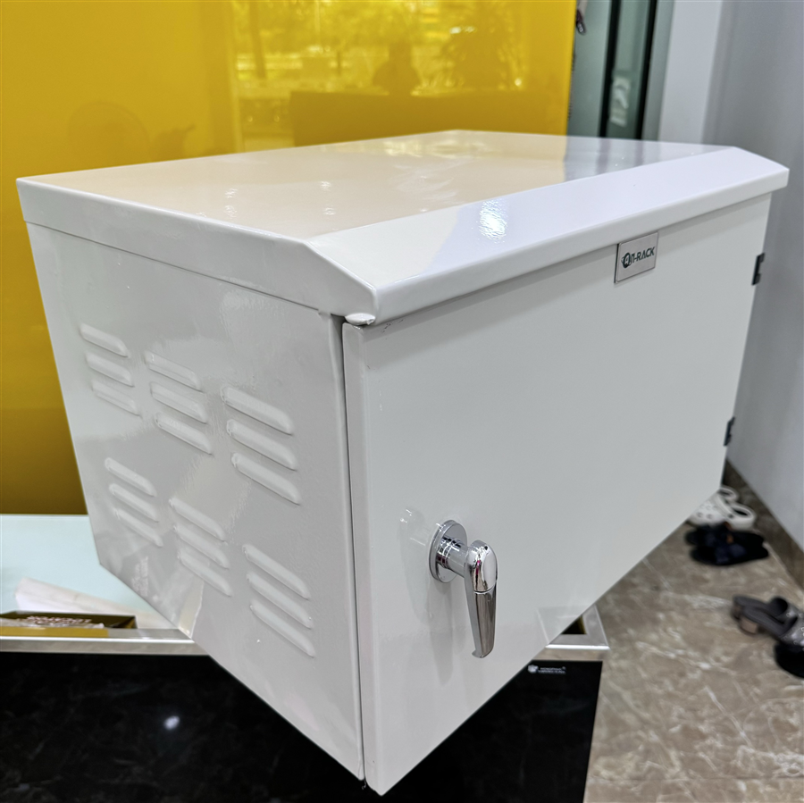 Tủ rack ngoài trời Tân Quốc Hùng chống nước bảo vệ thiết bị mạng 2 Tủ rack ngoài trời