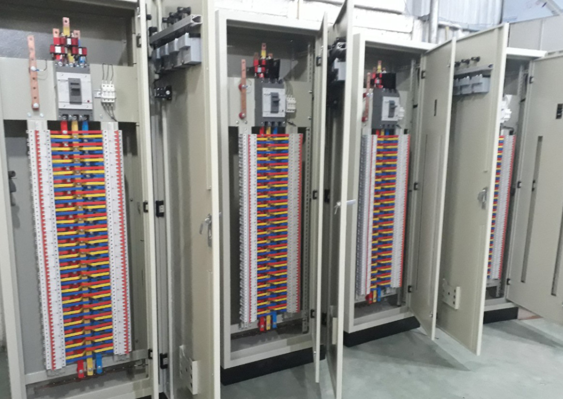 Quy trình lắp đặt tủ điện chiếu sáng cho sân vận động: đảm bảo an toàn và hiệu quả 5 Tiêu chuẩn an toàn trong lắp đặt tủ điện chiếu sáng