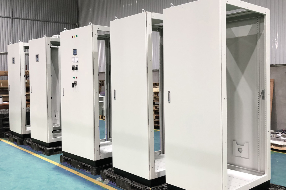 Quy trình sản xuất tủ khung điện chất lượng cao – nền tảng cho hệ thống điện bền vững 4 Quy trình sản xuất tủ điện theo tiêu chuẩn ISO
