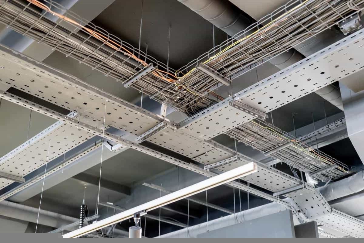 Nối máng cáp| Phụ kiện tối ưu hệ thống dây điện gọn gàng 2 Ứng dụng nối máng cáp trong công nghiệp