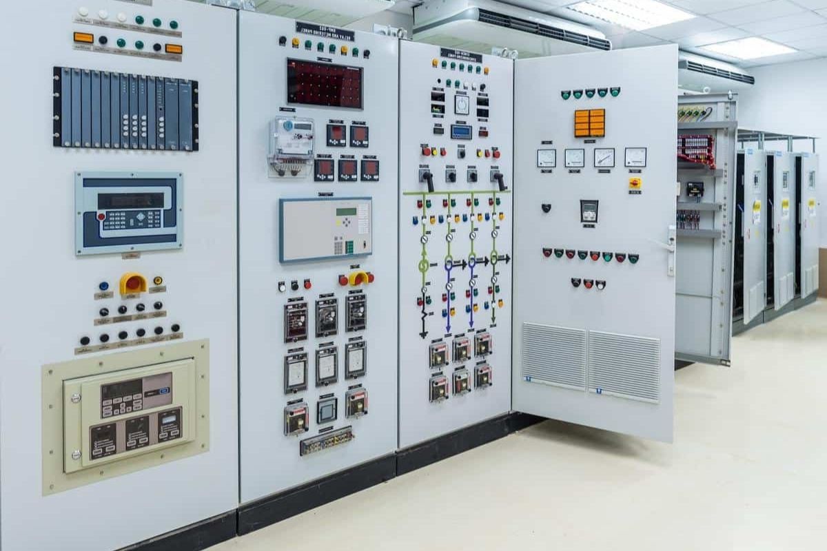 Vận hành tủ điện trong công nghiệp