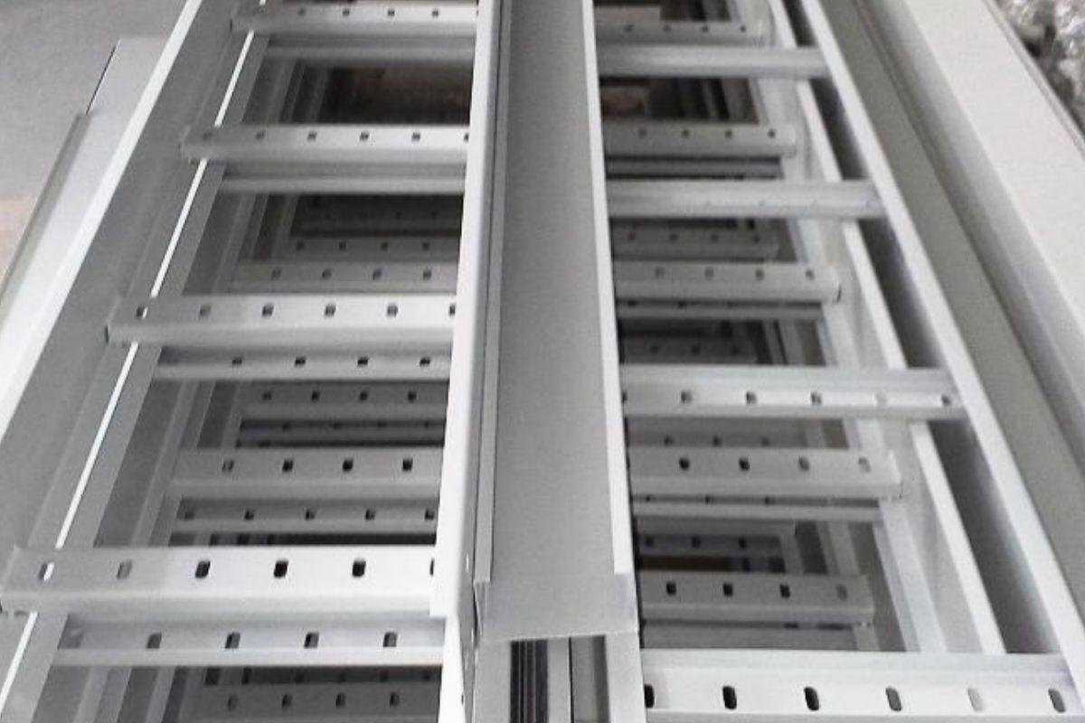 Thang cáp điện sơn tĩnh điện