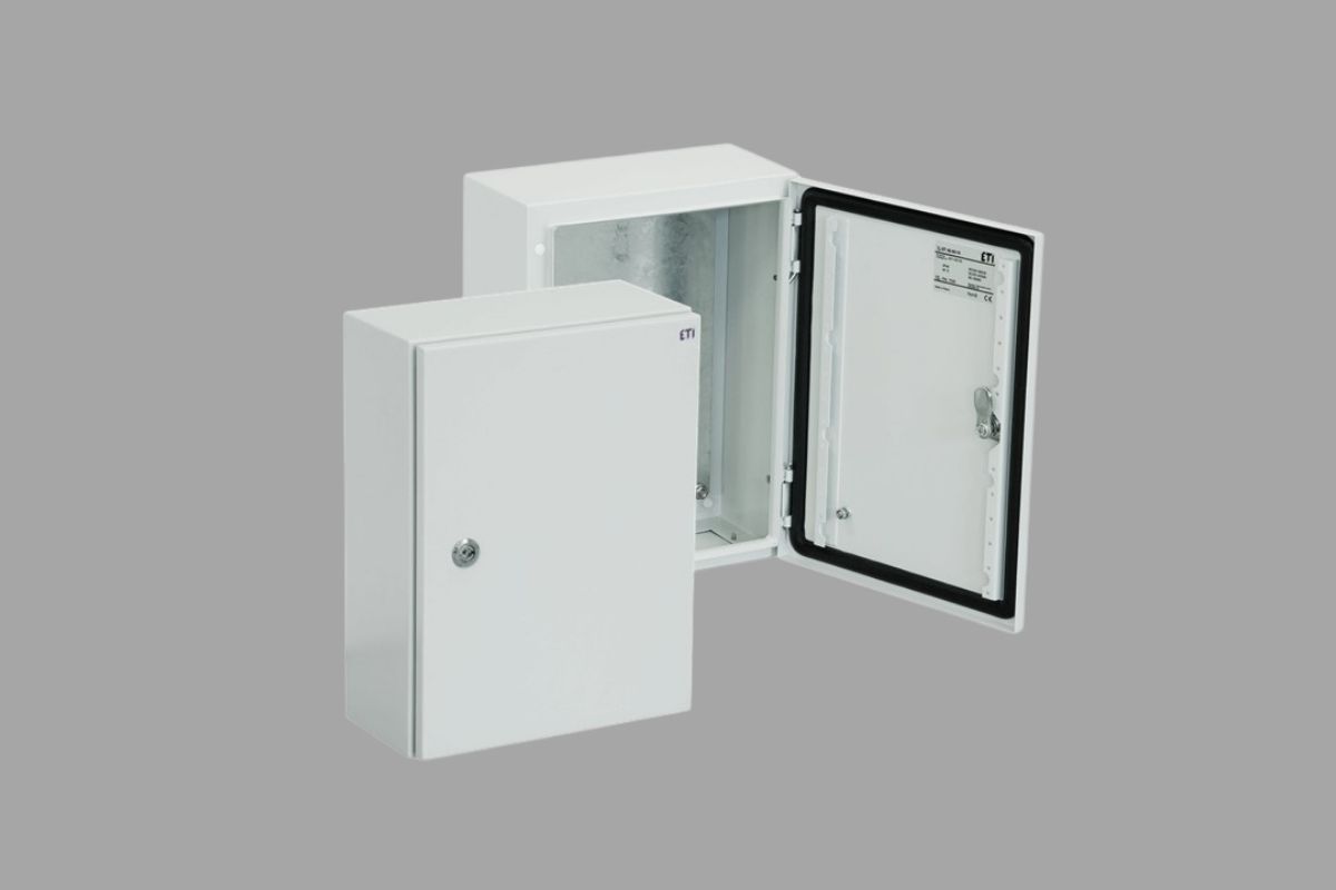 Tổng quan tủ điện 300x400x200mm sơn tĩnh điện