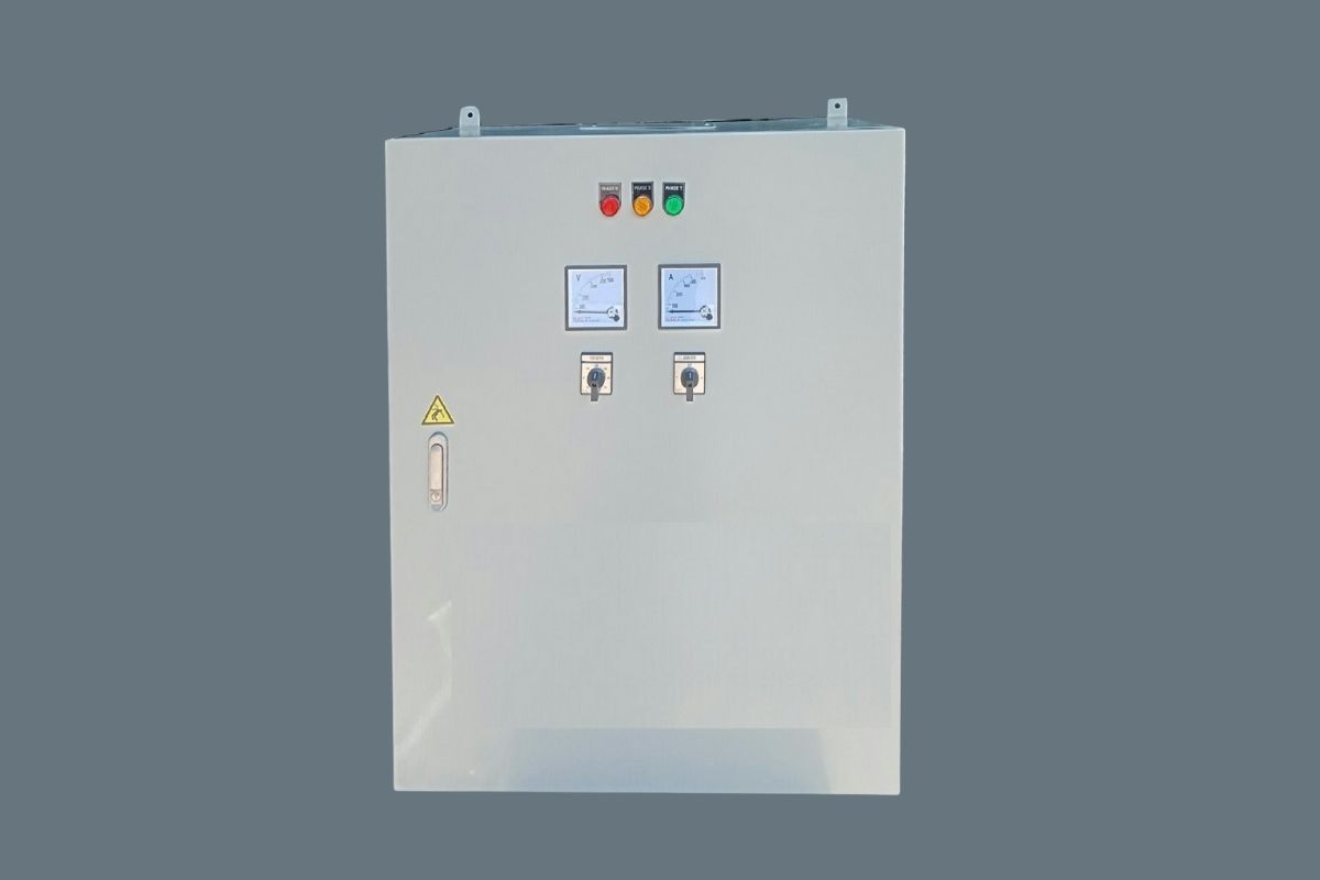 Tủ điện Solar cho nhà máy| Giải pháp vận hành ổn định và an toàn 5 Tủ Solar ứng dụng thực tế