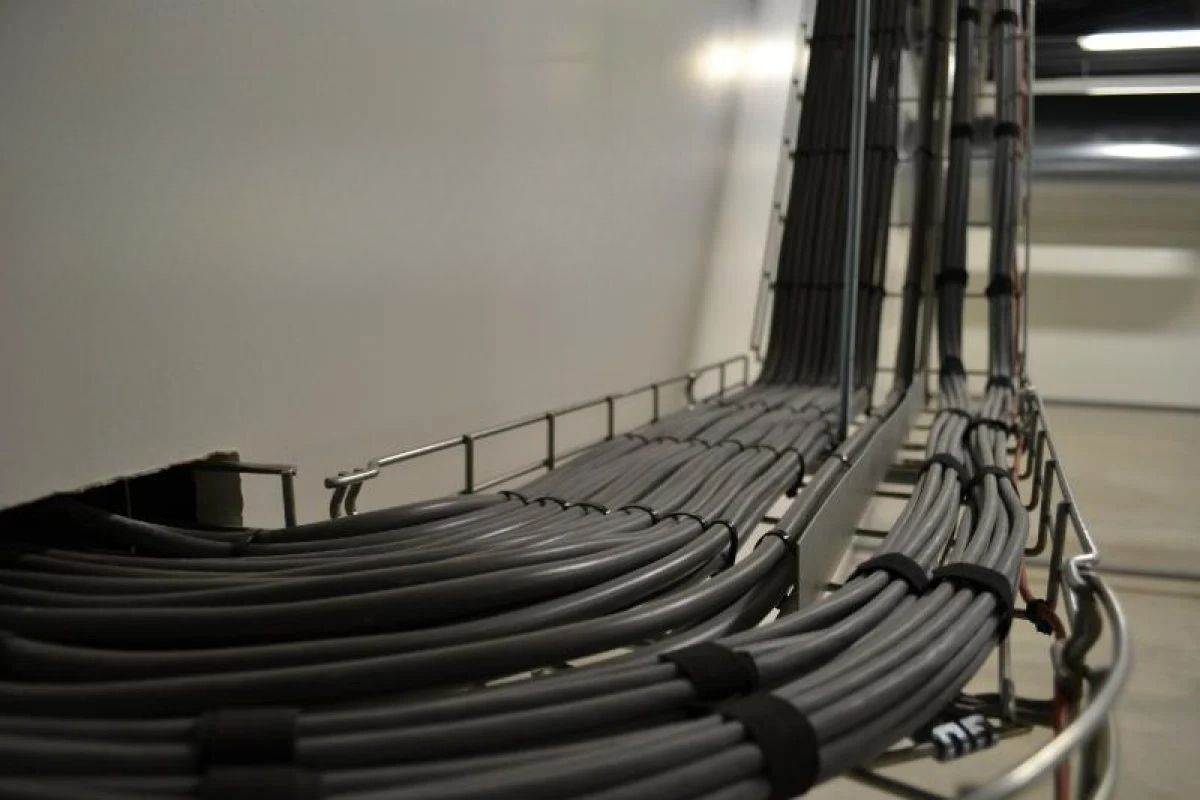 Ứng dụng thang cáp điện