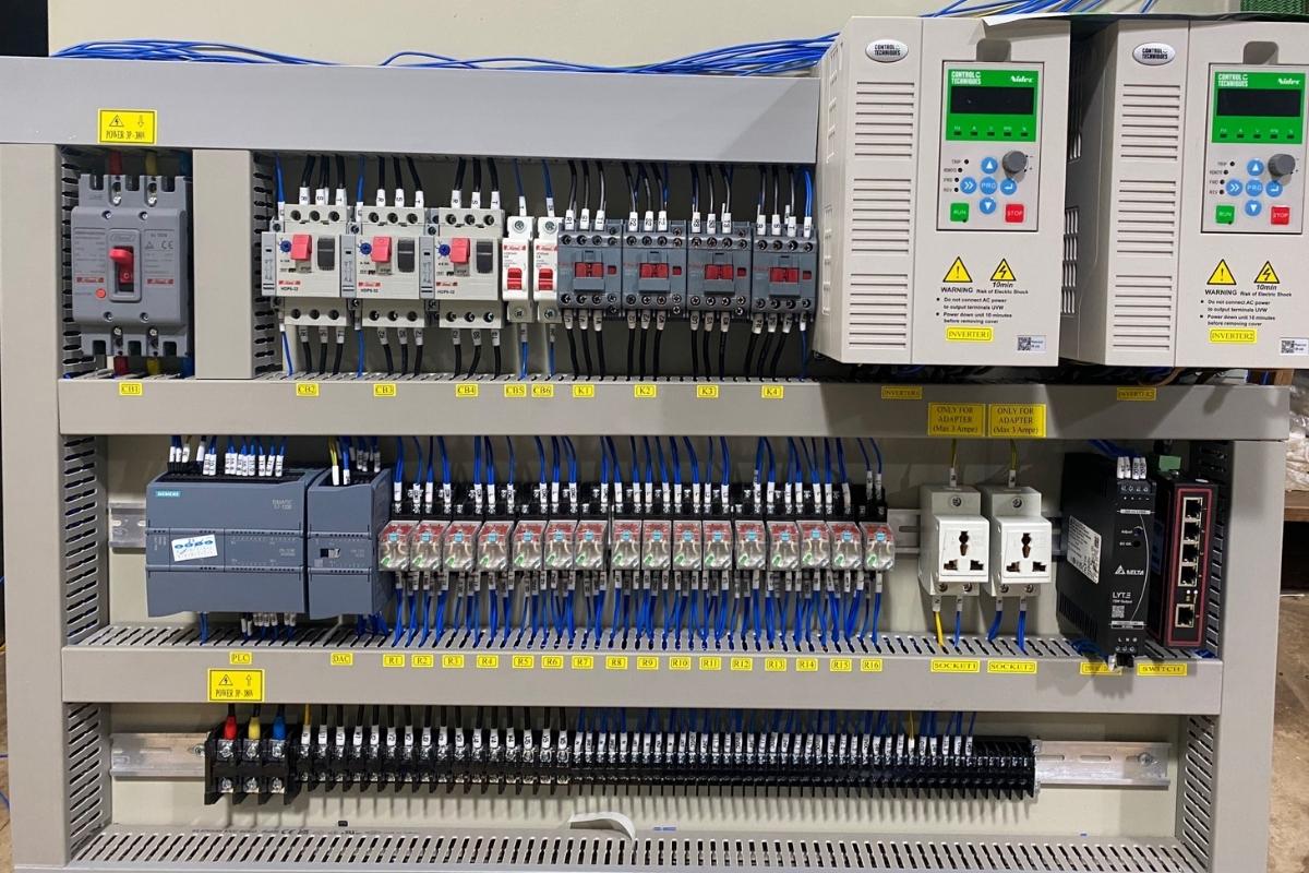 Thiết kế tủ điện điều khiển theo yêu cầu chuyên nghiệp 2 Tủ điện điều khiển theo yêu cầu