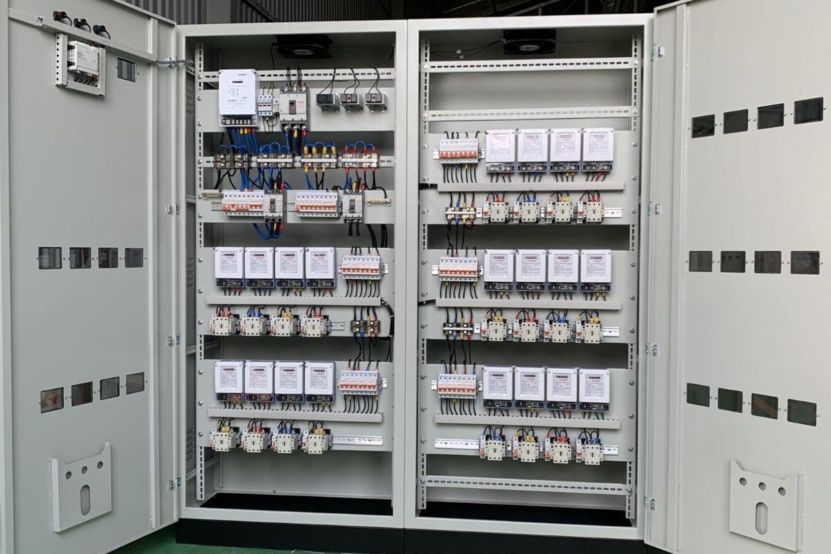 Tủ điện phân phối cho nhà xưởng sản xuất an toàn và bền bỉ 4 Tủ điện nhà xưởng sản xuất
