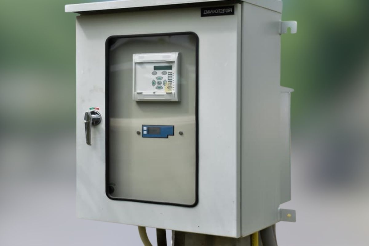 Tủ điện ngoài trời – đặc tính kỹ thuật và giải pháp bảo vệ toàn diện 2 Tủ điện ngoài trời