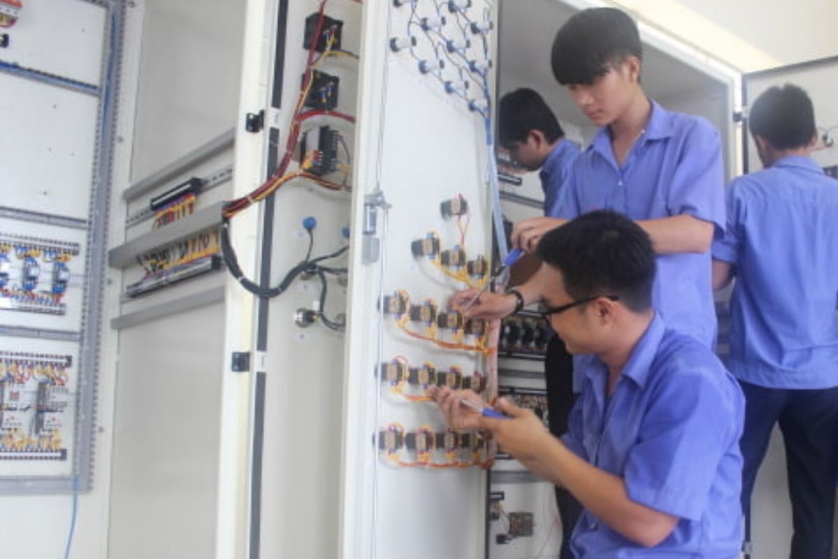 Lắp đặt tủ điện công nghiệp
