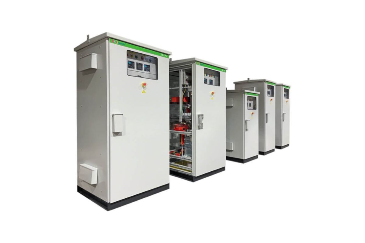 Tủ điện Schneider - Giải pháp an toàn và thẩm mỹ cho hệ thống điện 4 Tủ điện solar của Tân Quốc Hùng rất thích hợp cho các công trình ngoài trời