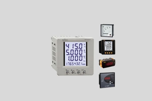Đồng hồ tủ điện giúp đo lường và hiển thị các thông số điện như điện áp, dòng điện và công suất trong hệ thống